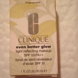 NWT CLINIQUE EVEN BETTER GLOW Light reflecting makeup light ochre 71 …
